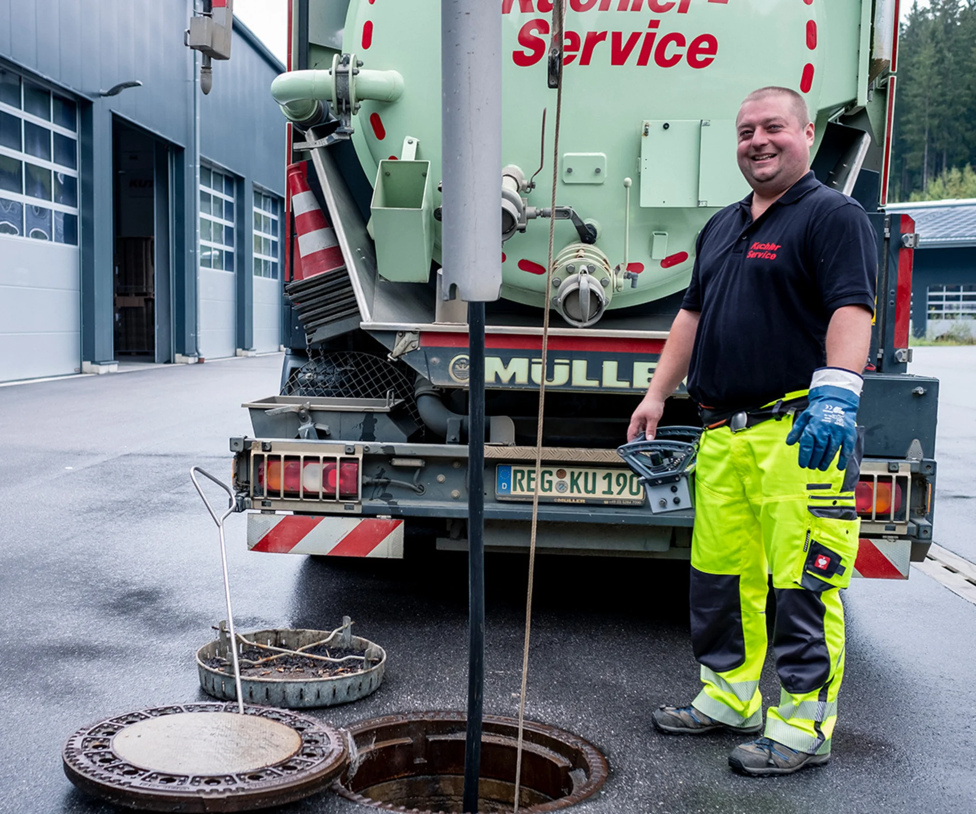 Verstopfungsbeseitigung München an einem Regenablauf